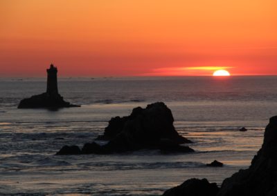 Pointe-du-Raz-coucher-de-soleil-400x284